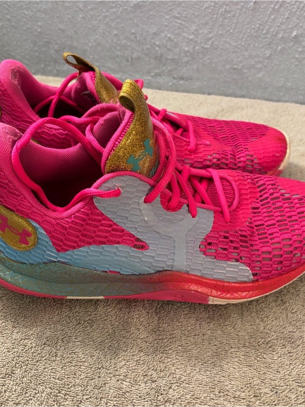 Under ArmourBright Pink and Gold Athletic Sneakers SZ WMN 10.5, Mens 9 Matorix